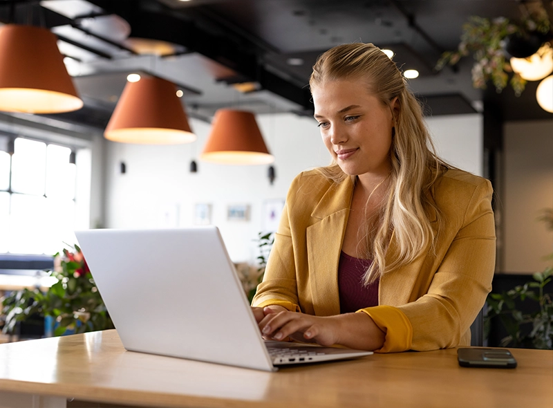 B2B Contract Header Banner